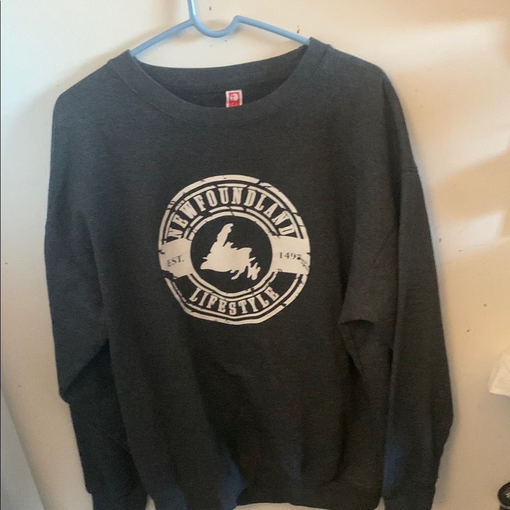 Lovely Newfoundland Lifestyle Unbeatable Apparel Dark Grey 50/50 Crewneck 2XL🔥🔥🔥